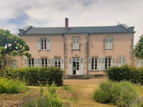 Loue belle demeure dans une grande propriété - 16 couchages, 8 chambres, 320 m2 - 30 min de Vichy